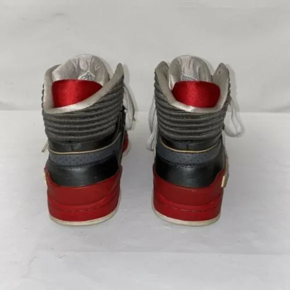 Reebok Commitment Mid RARE RETRO D Silver White Red Shark 8 Vintage